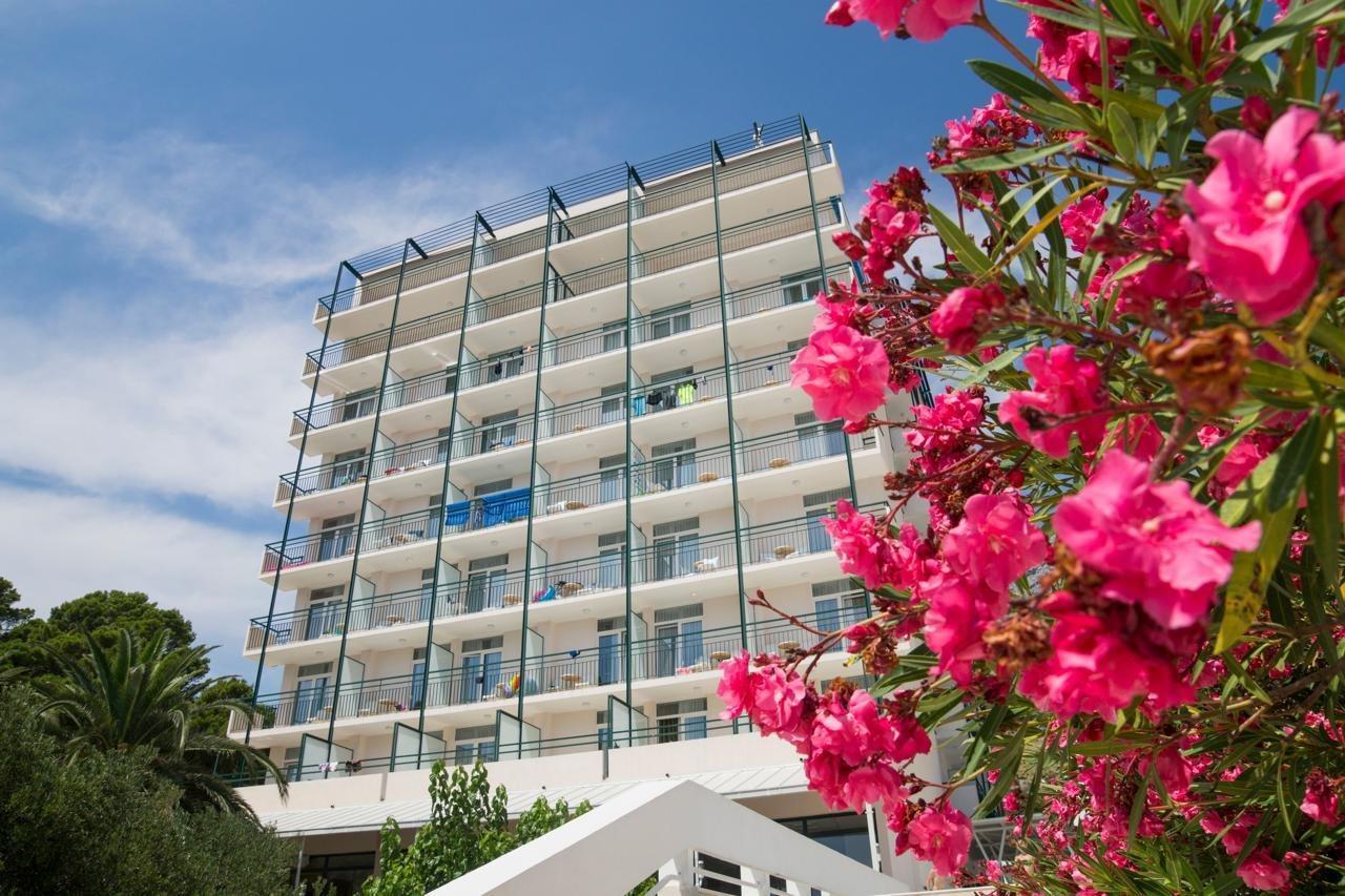 Bluesun Hotel Neptun Tucepi Exterior photo