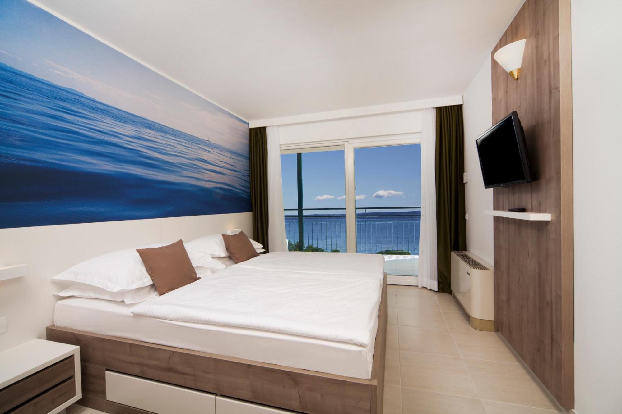 Bluesun Hotel Neptun Tucepi Room photo